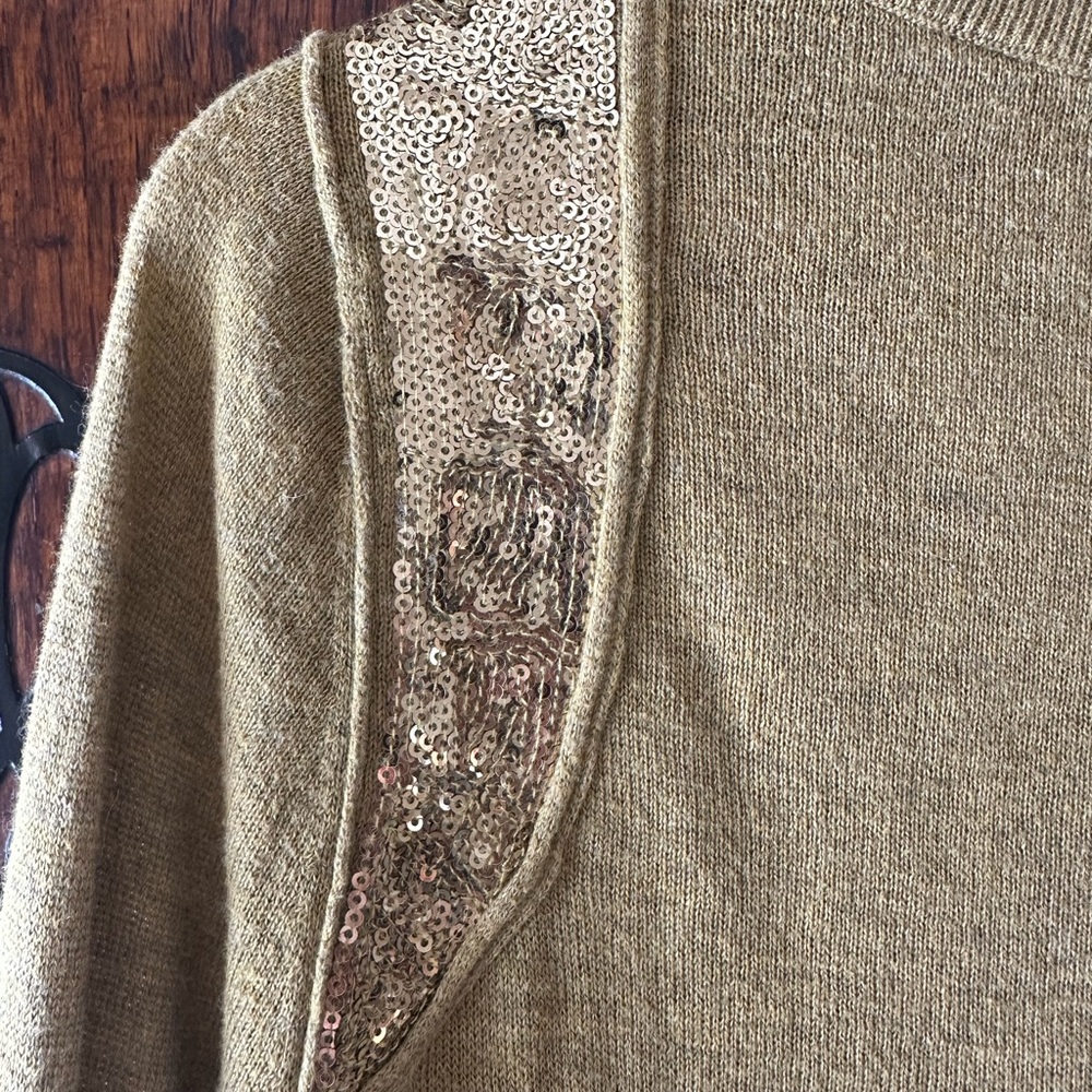 Banana Republic Olive Green Knit Sweater with Sparkly Shoulder Accents Size L - Picture 5 of 9